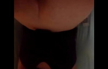 Chico musculoso se masturba rico