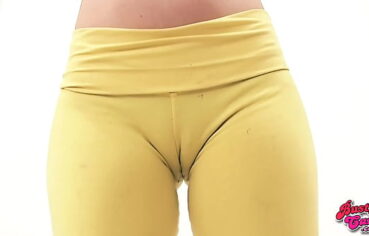 Mature street cameltoe